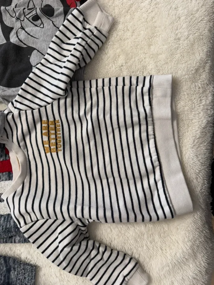 Lot pulls taille 12 mois - photo numéro 5
