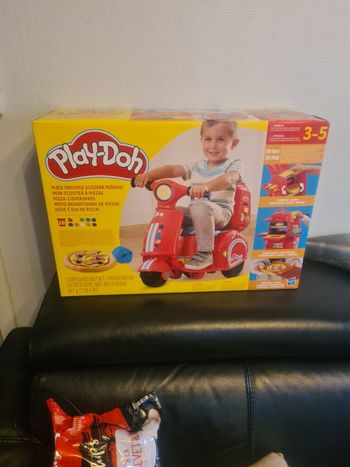 Mon scooter a pizza de playdoh NEUF