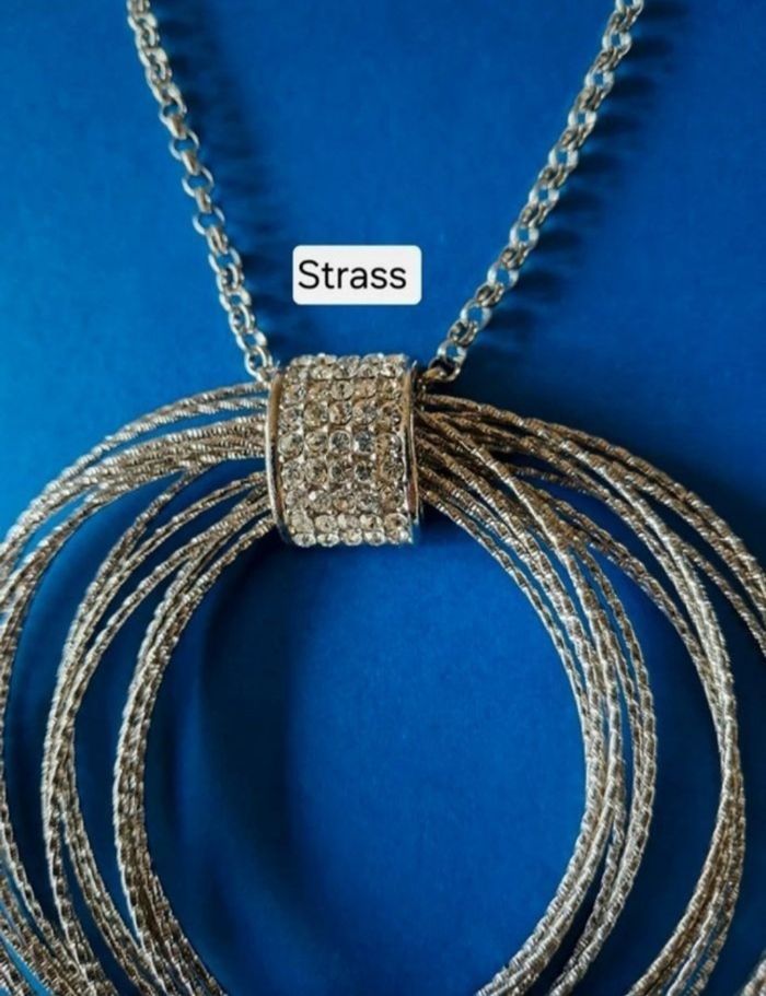 Collier fantaisie long NEUF avec pendentif argenté - photo numéro 3