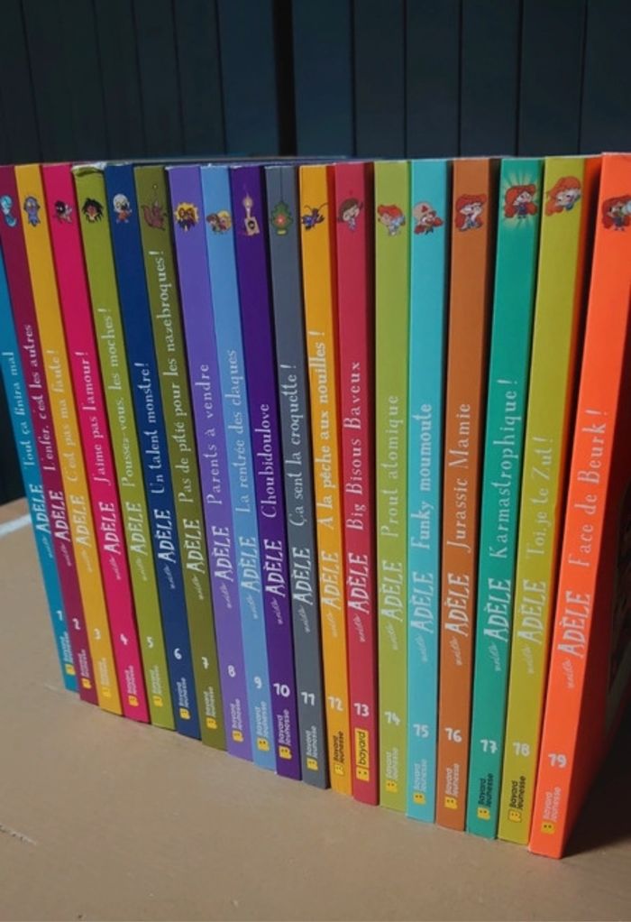 Lot 19 livres bd Mortelle Adele tome 1 a 19