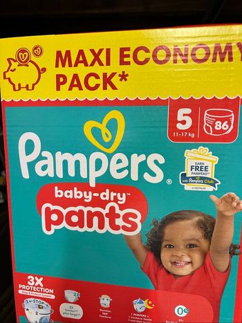 Couches Pampers taille 5 pants