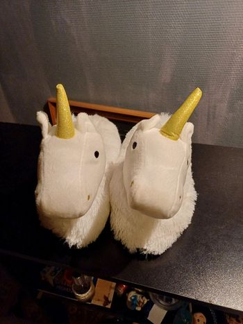 Pantoufle licorne neuf 36 37