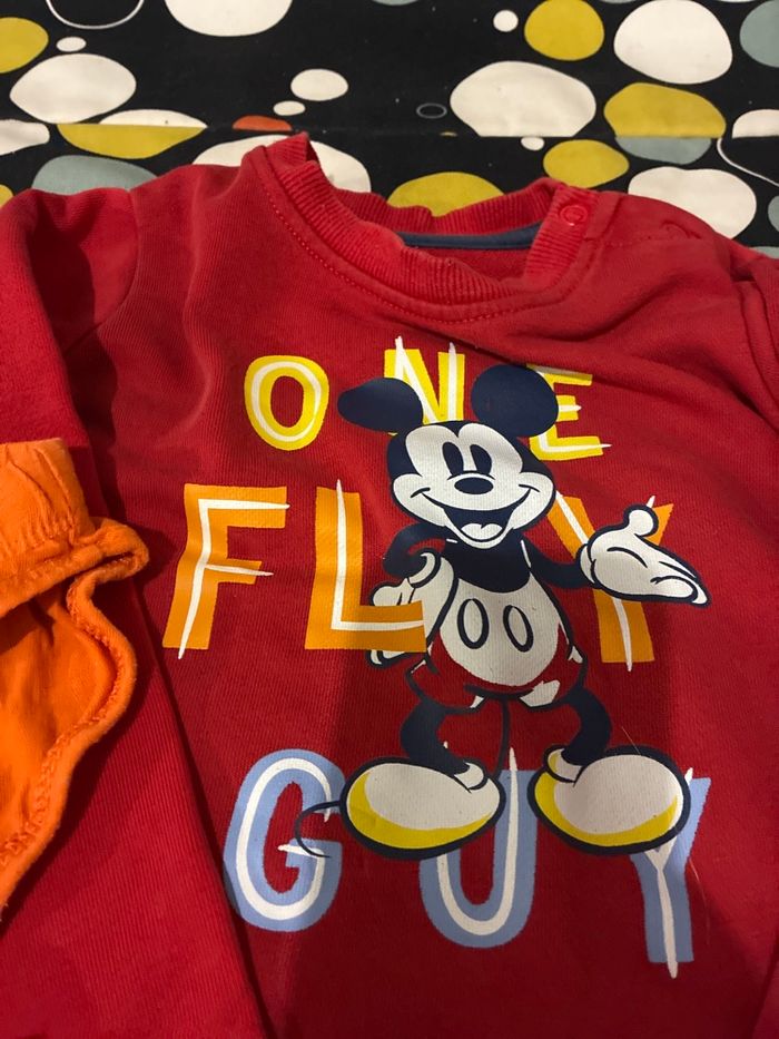 Pull Disney 12/24 mois + 3 slips 2 /3 ans - photo numéro 2