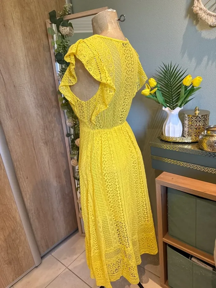 Magnifique robe en dentelle, doublée, femme 36, 38 - photo numéro 4