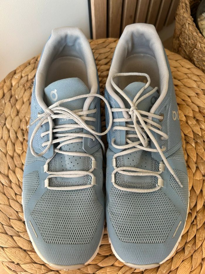 Baskets On Running homme taille 44,5 - photo numéro 4