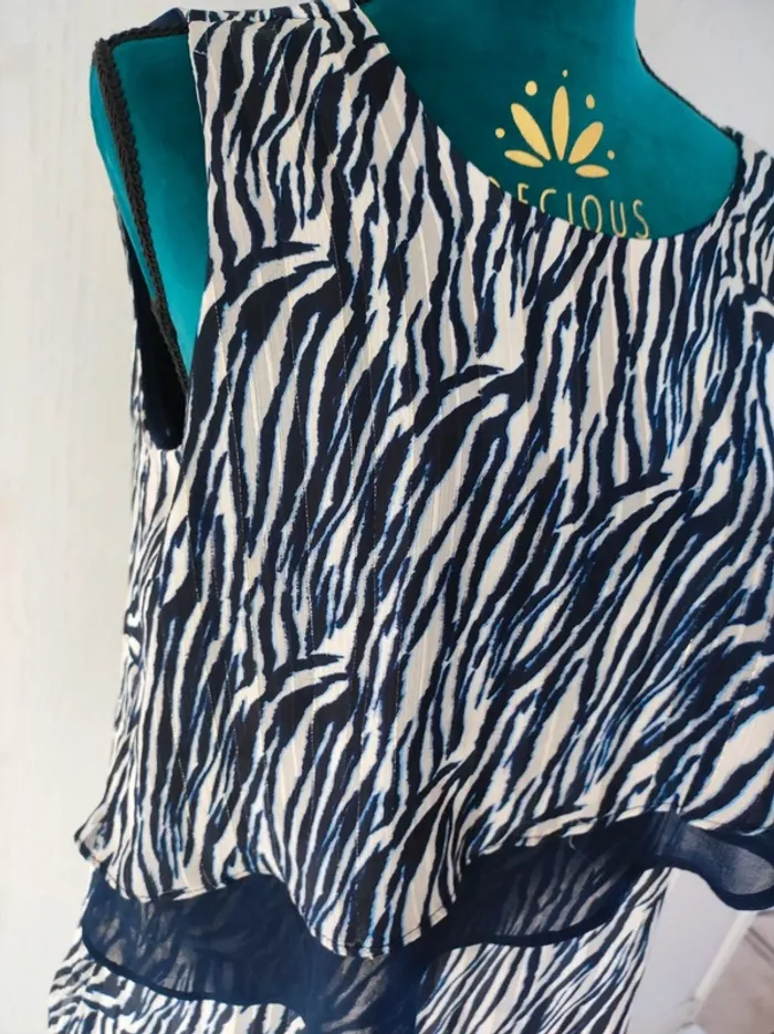 Blouse sans manche satinée - photo numéro 2