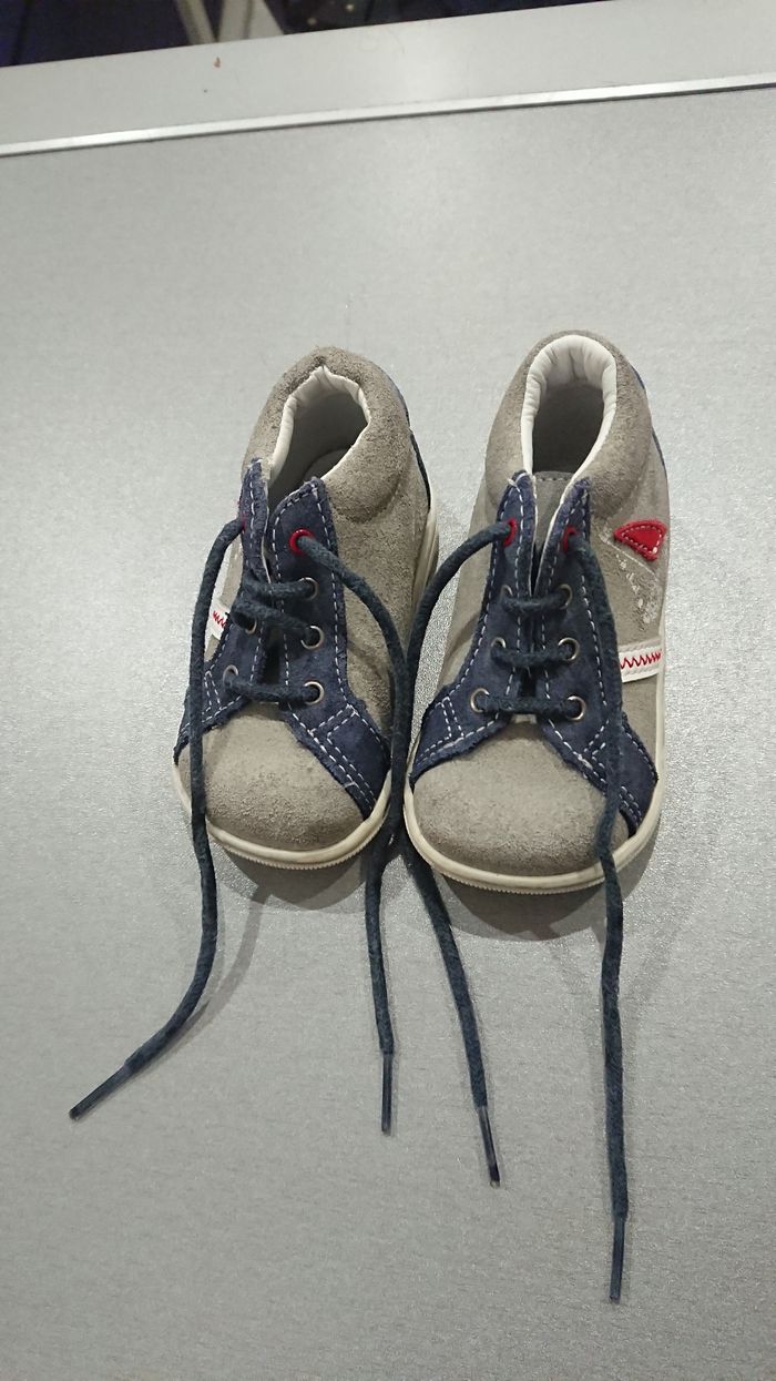 Chaussure marche bébé mi saison taille 18
