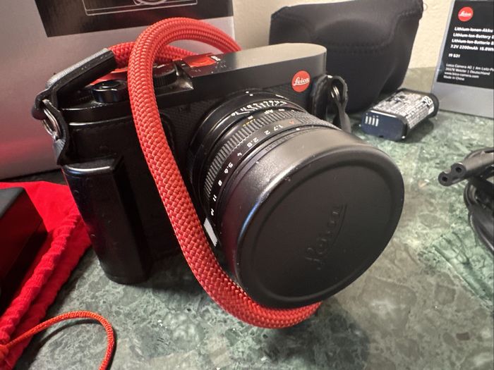 Leica Q2 47.3 MP Digital SLR Camera - Black + Accessories - photo numéro 4
