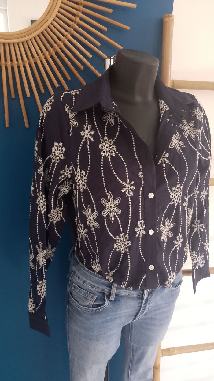 Chemise fleurie brodé taille S/M - photo numéro 4