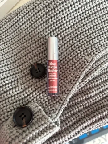 Rouge à lèvres liquide  longue durée neuf