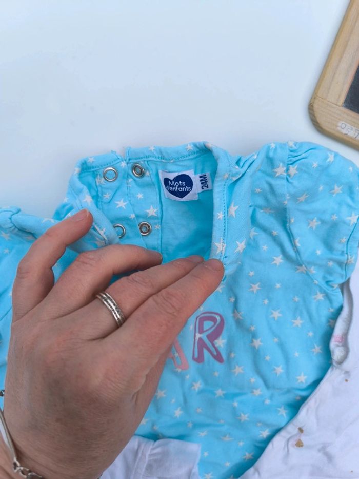 Lot de 4 t-shirts taille 2 ans en très bon état - photo numéro 4