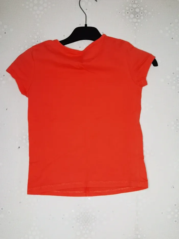 D4480 - tee-shirt fille 6 ans - photo numéro 2