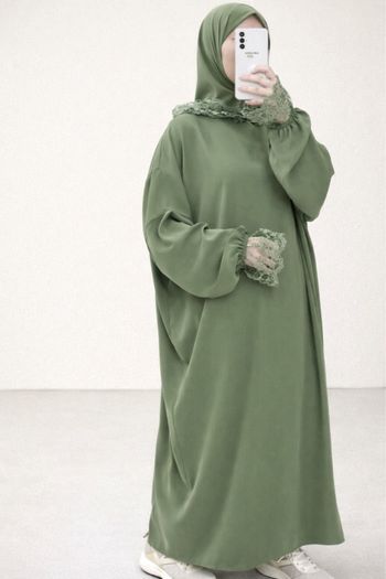 Abaya de prière finition dentelle 