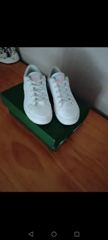 Basket lacoste fille taille 31