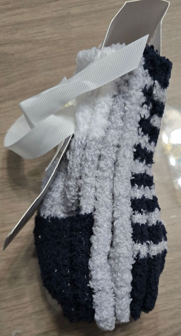 Lot 3 paires de chaussettes hiver antidérapantes neuves taille 20-26 - photo numéro 3