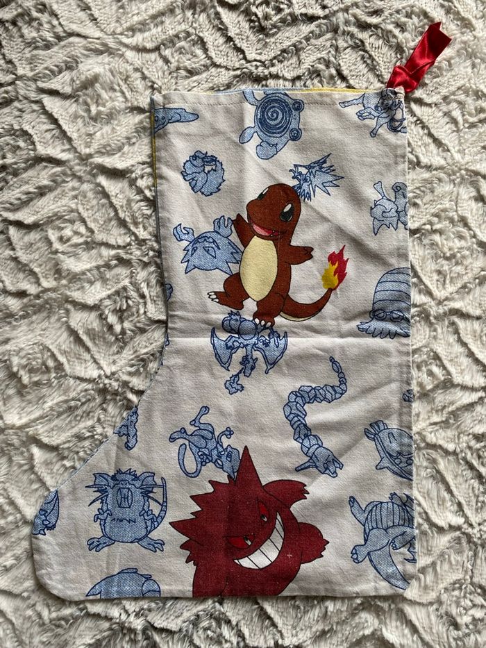 Botte de Noel Pokémon faite main - photo numéro 2