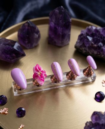 Press-on nails