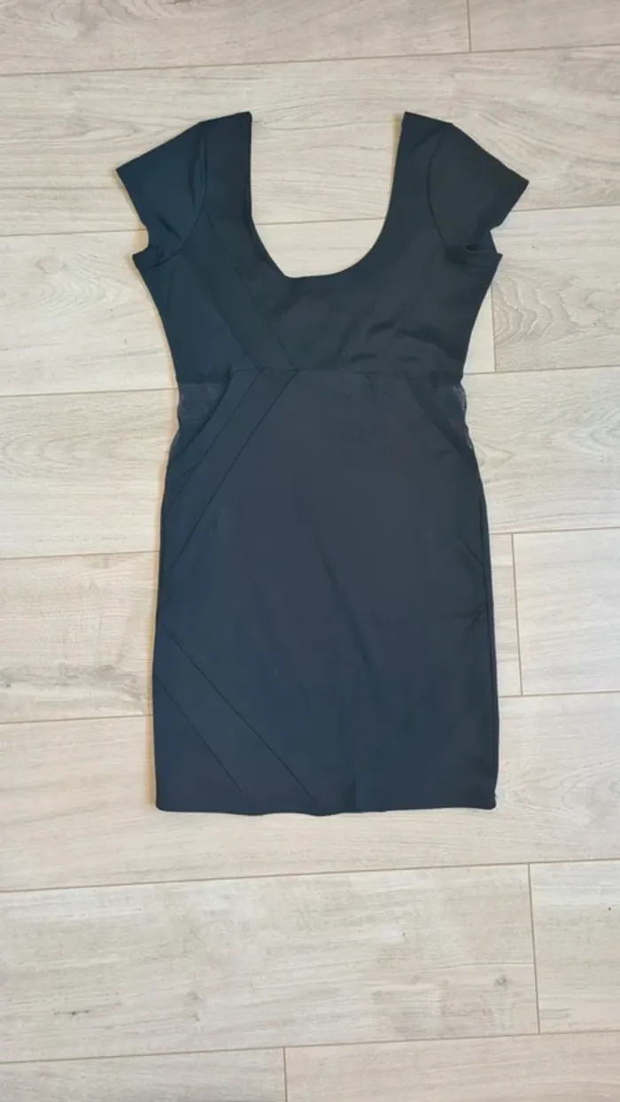 Robe M