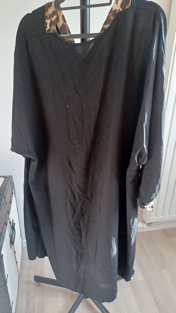 Robe col v imprimé léopard