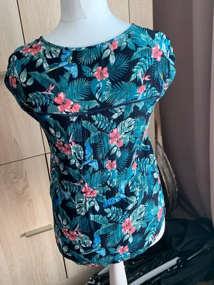 Haut fleuri L-XL 😺 - photo numéro 5