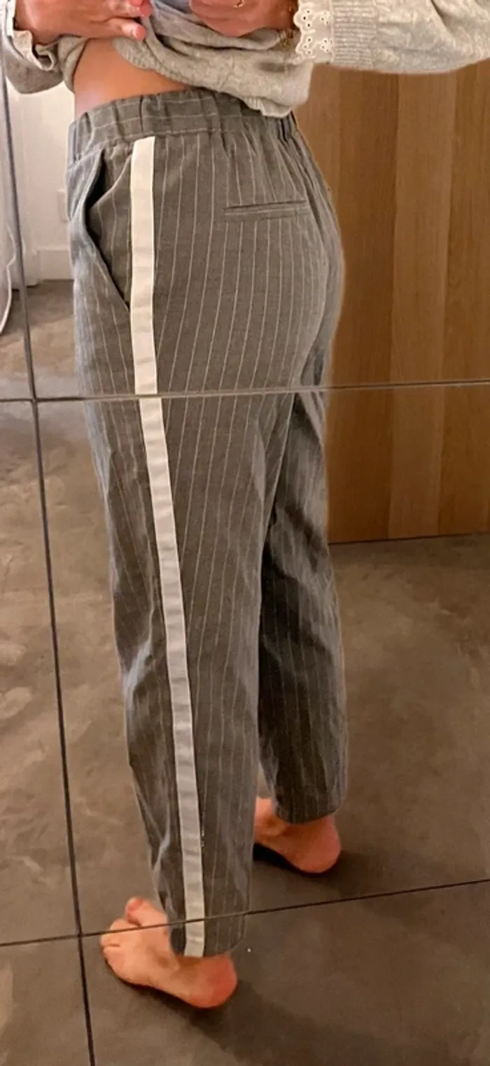 Pantalon cintré gris style costume - photo numéro 3