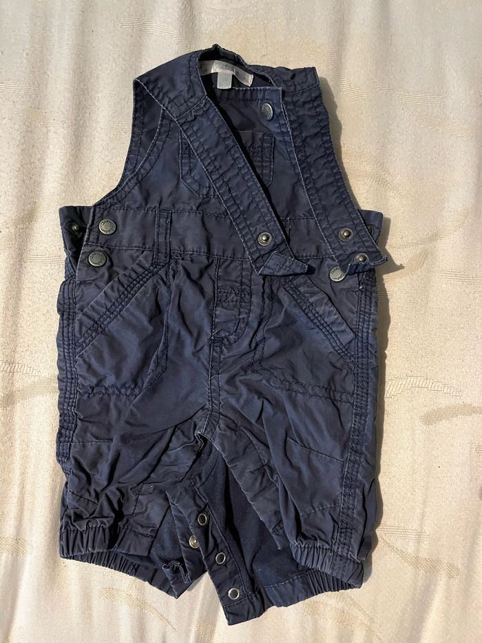 Diverses affaires bébé naissance et 1 mois - photo numéro 2