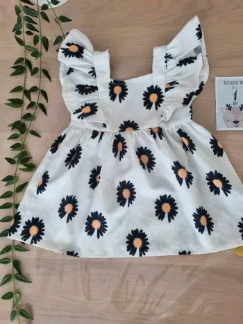 Robe légère marguerites portée 1x