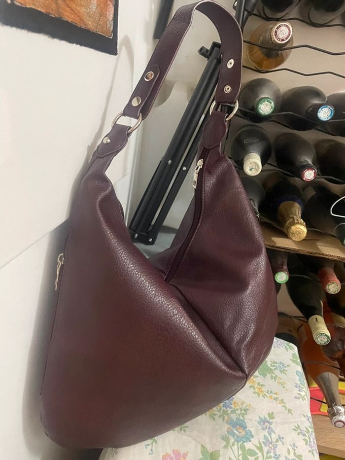 Valeur en boutique 34€ Grand Sac Fourre- Tout violet. Sac à Main violet très Élégant et raffiné - photo numéro 15