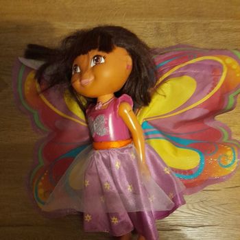 Poupée dora papillon