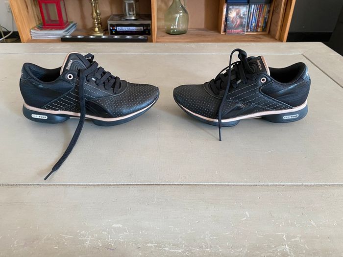 Basket vintage Reebok easy tone moving air inside smooth fit noire et rosé taille 37 - photo numéro 3