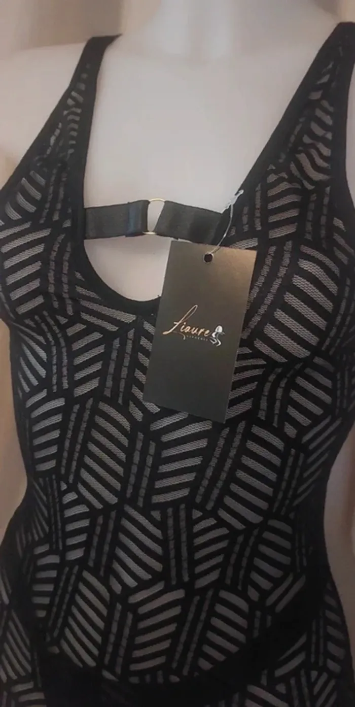 Superbe ensemble noir neuf - photo numéro 2