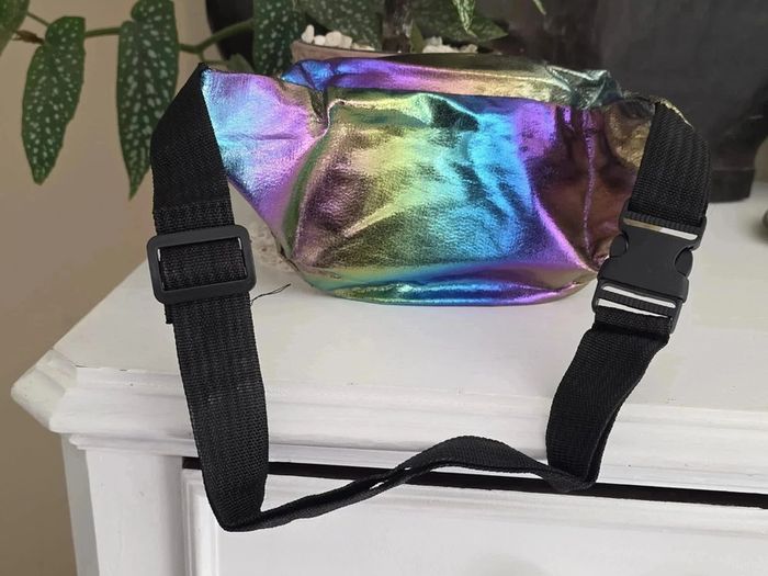 Banane iridescente multicolore – Accessoire stylé et pratique - photo numéro 2