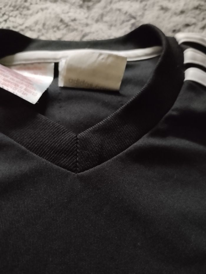 T-shirt Adidas taille 6ans - photo numéro 4