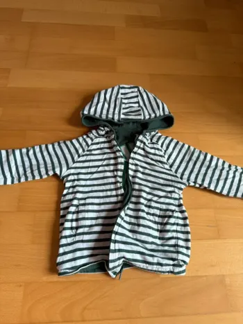 Gilet okaidi taille 24 mois réversible