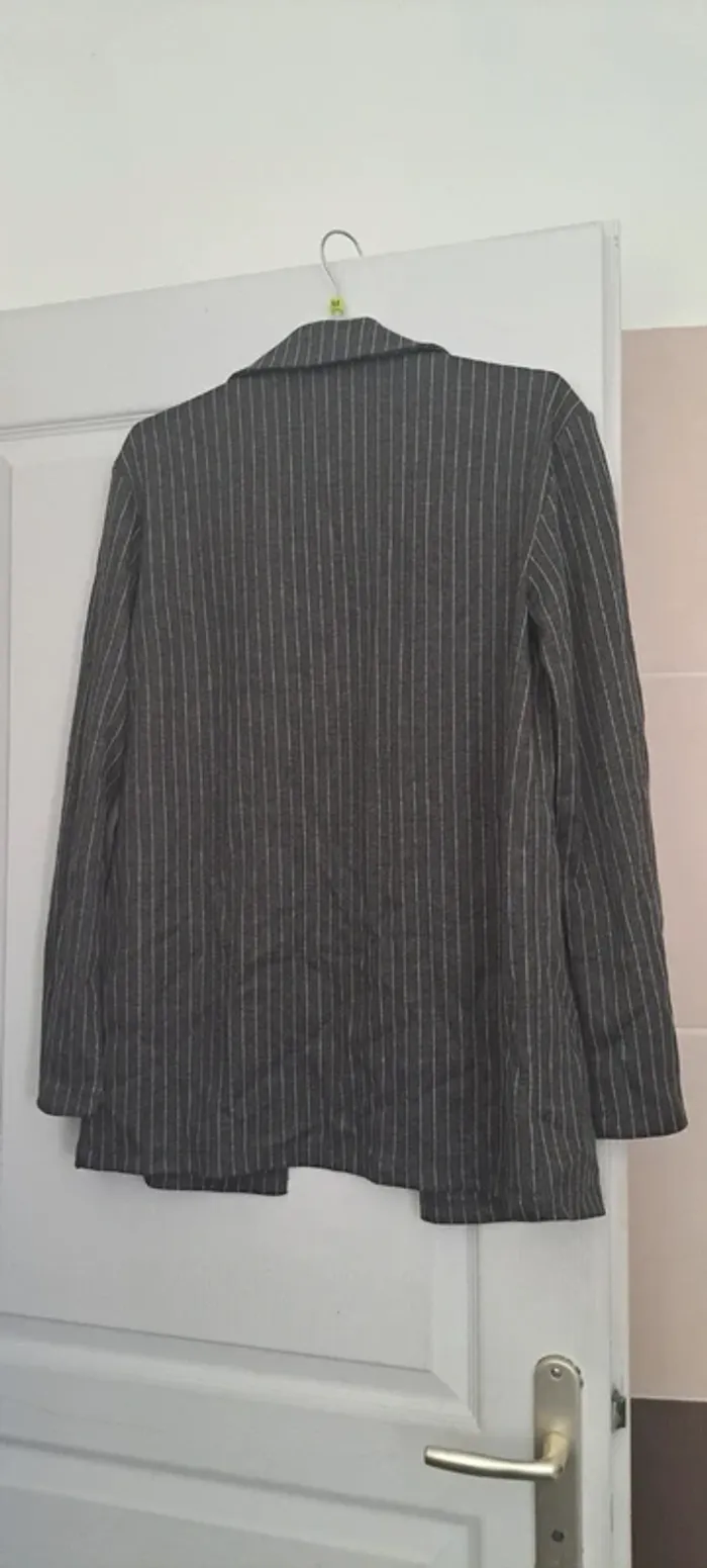 Veste fine taille XS neuve - photo numéro 2