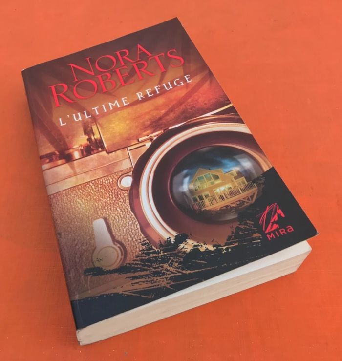 Nora Roberts   L' Ultime  Refuge  Editions Harlequin - photo numéro 2
