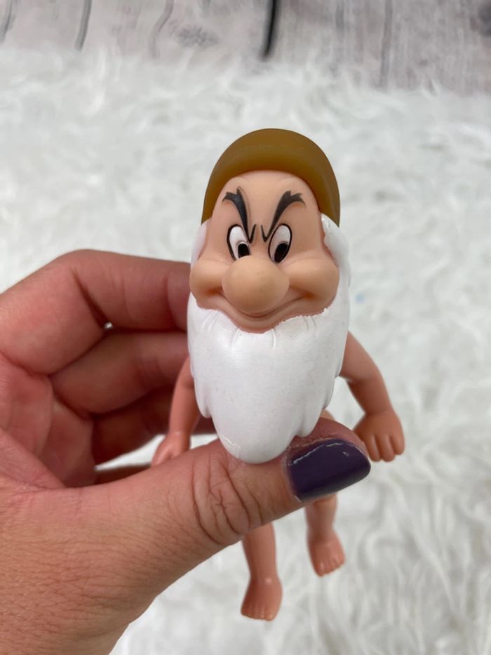 Poupée 7 nains blanche neige grincheux