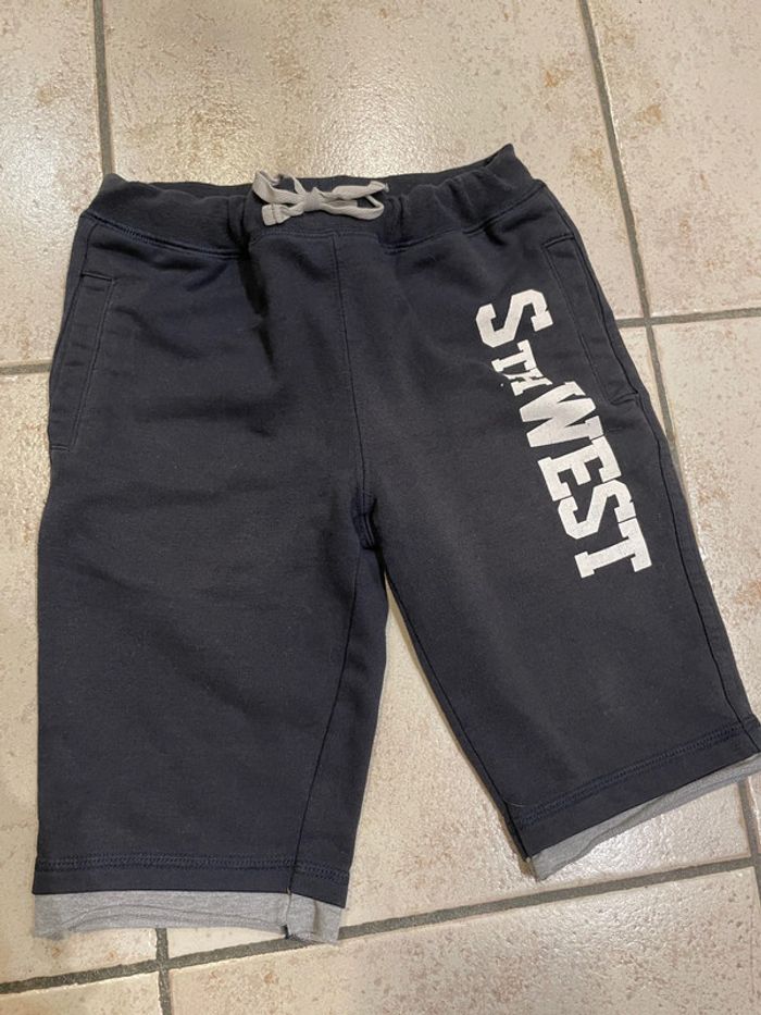 Lot de 2 shorts taille 4ans - photo numéro 4
