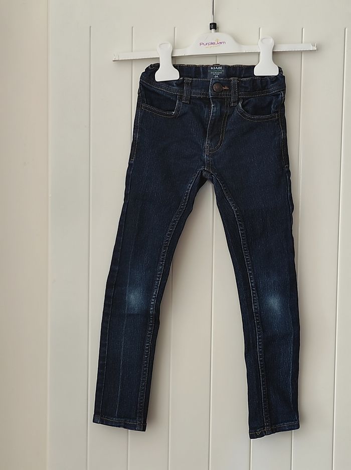 Jean skinny garçon – Look tendance - photo numéro 2