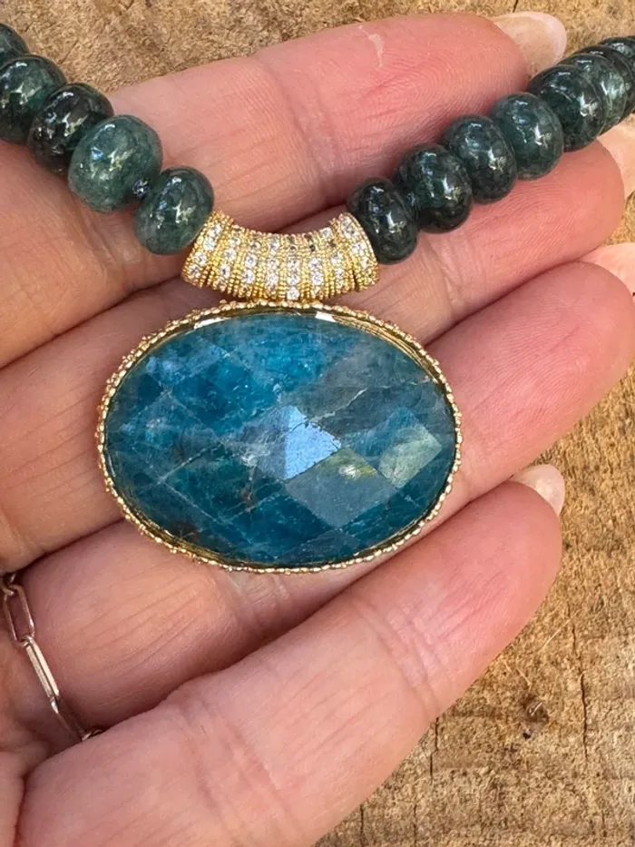 Gros collier habaha Paris  acier inoxydable or zircons tout en perles et pierres  pyrite - photo numéro 2
