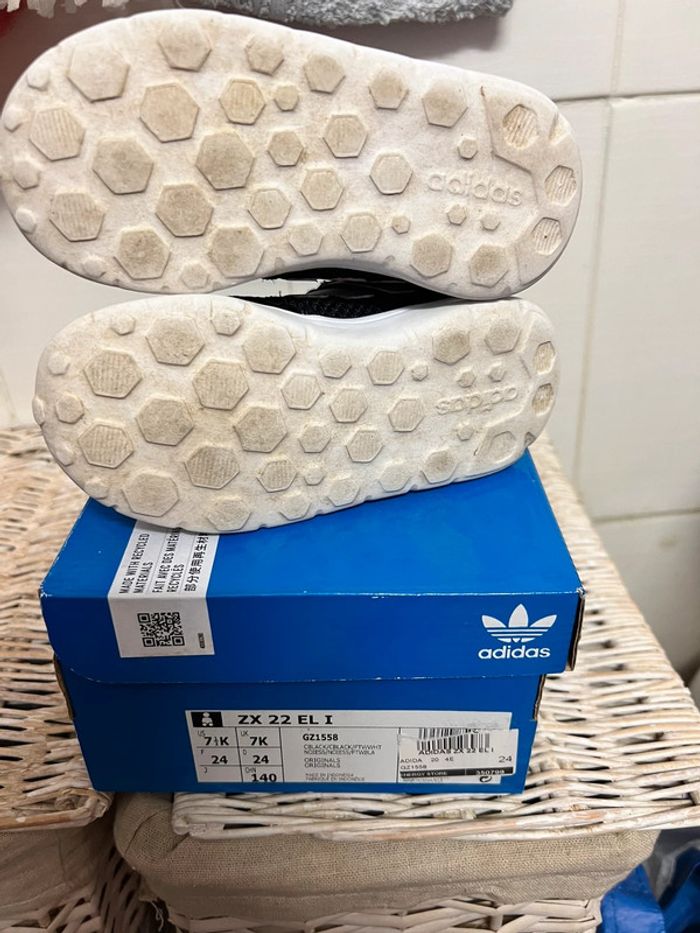 Baskets adidas noirs - photo numéro 2