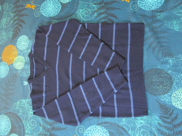 Pull homme sweat col V Taille XL Bleu Marine à rayures (T102) - photo numéro 1