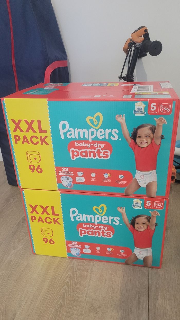 Couches pampers pants T5