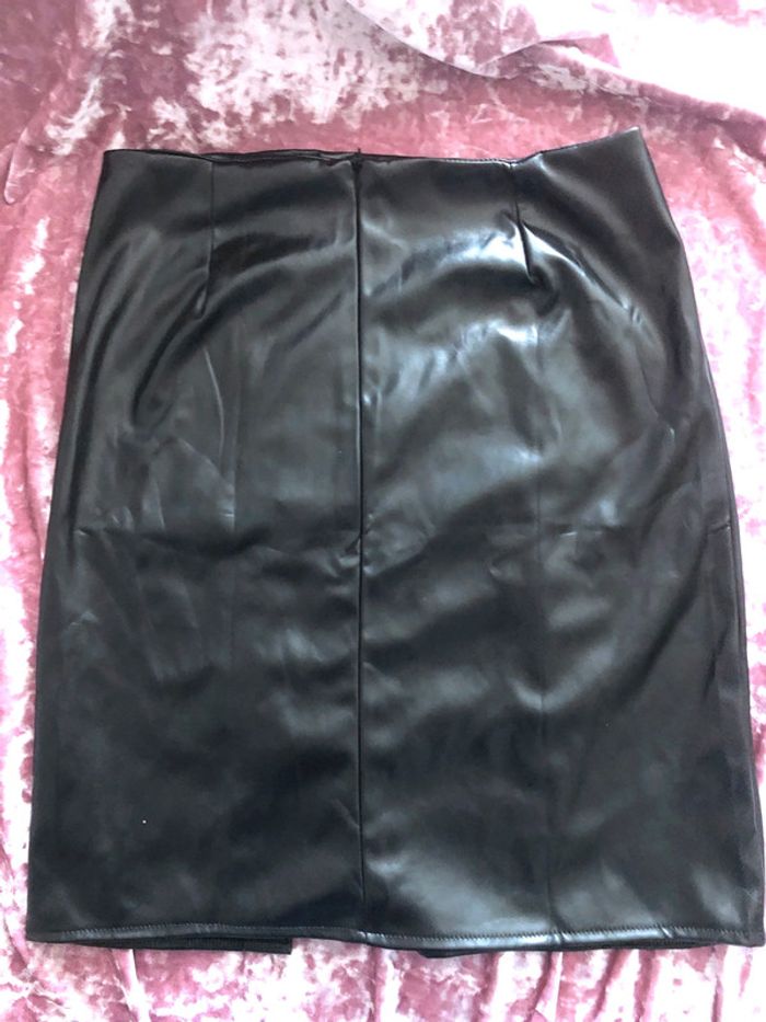 Jupe skai noir taille 38/40 - photo numéro 4