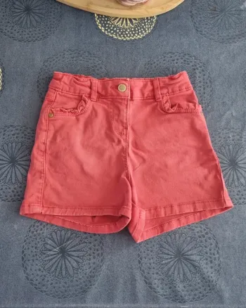 Short rouge réglable taille 6 ans tape a l'œil