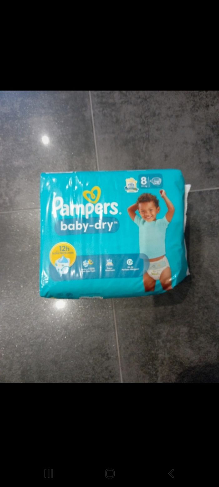 Pampers baby-dry taille 8
