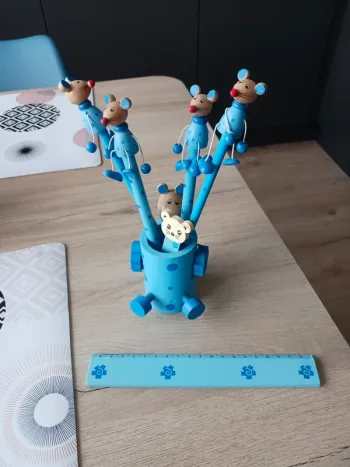 Pot à crayon souris en bois