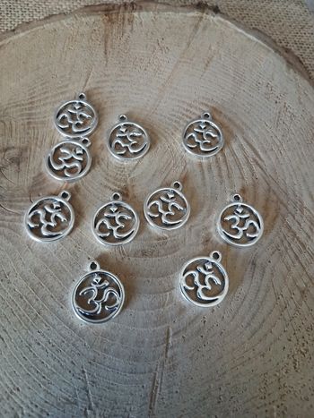 Lot de 16 pendentif tibétain