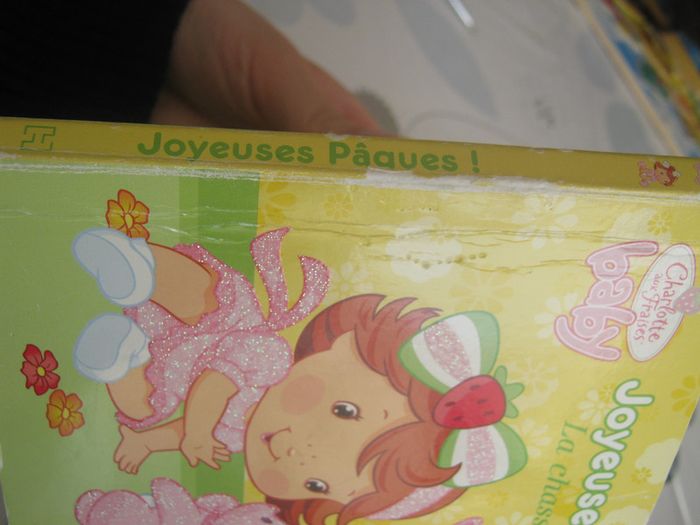 Livre Charlotte aux Fraises " Joyeuses pâques - La chasse aux oeufs". - photo numéro 5