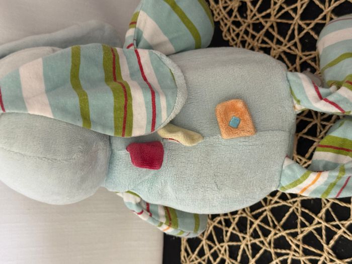 Doudou lapin bleu rayé vert rouge SUCRE D'ORGE - photo numéro 3